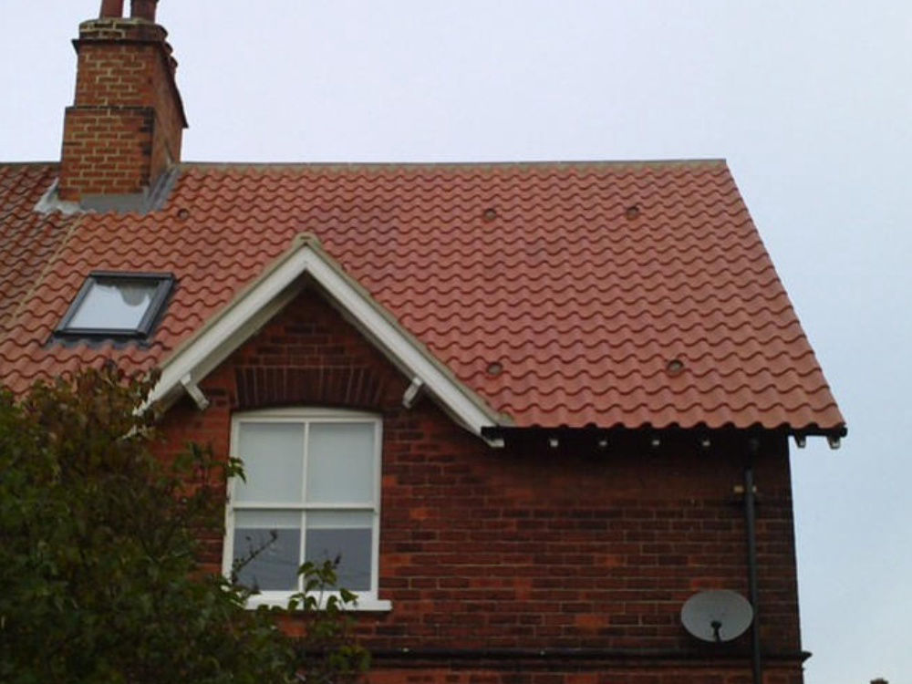 R Girdham Roofing